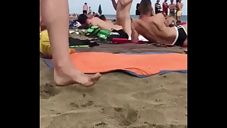 Foda na praia de nudismo unconcerned